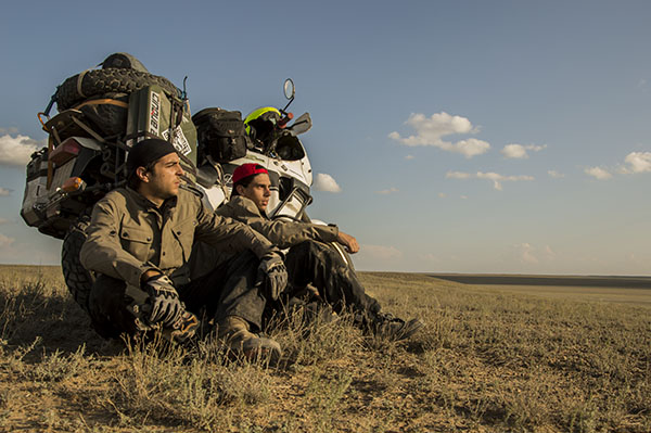 Kazikistan: i due centuari si riposano